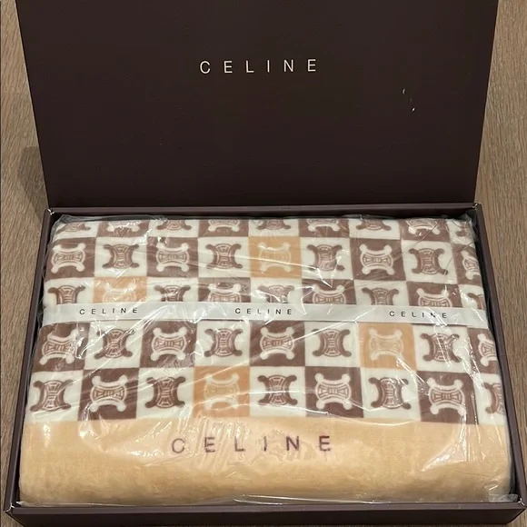 Celine Beach Bath Towel - Picture 1 of 6